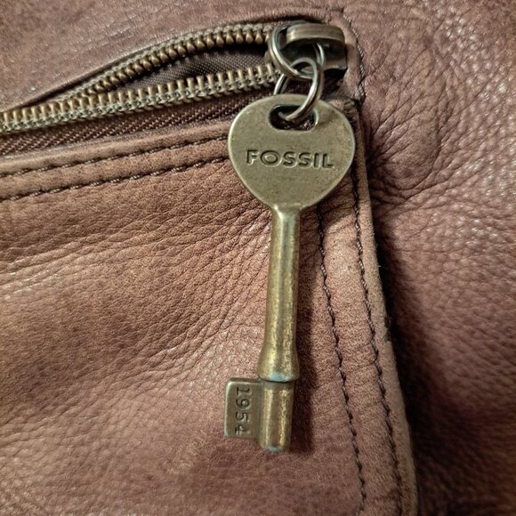 Vintage Fossil Leather Brown Purse #75082 With Double Straps & Lots of Storage - Picture 9 of 13